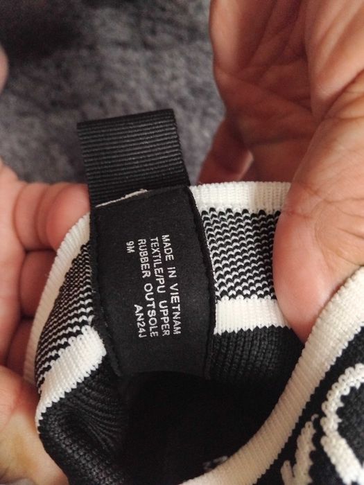 Чисто нови дамски високи маратонки Michael Kors (Sock Sneakers) – 40 номер (US 9)Доставено от USA