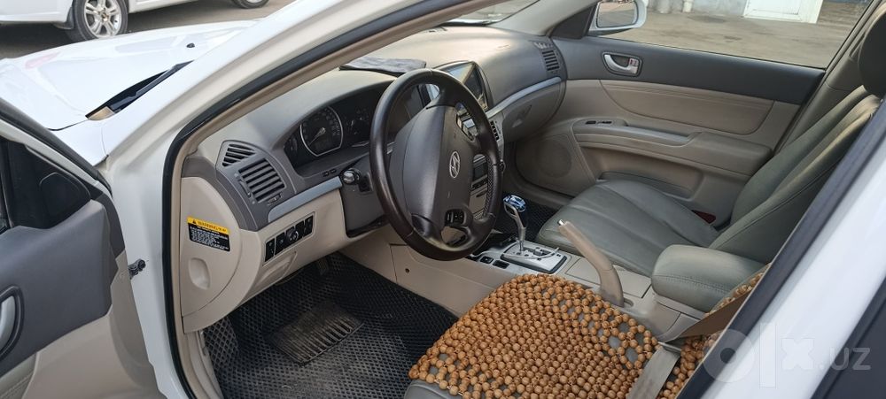 Hyundai.     sonata