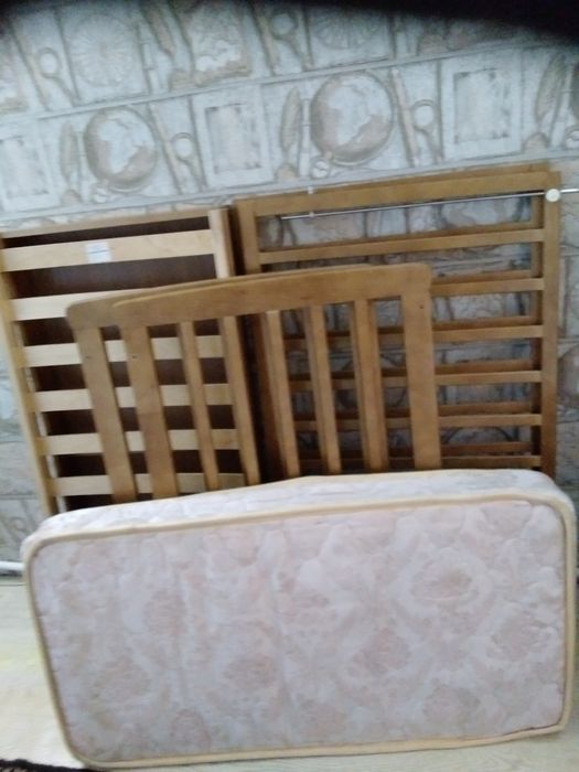 Кроватка детская.