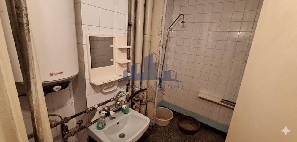 Продава се Тристаен апартамент в Шумен, Томбул джамия - 81 кв.м за 1291 €/кв.м - Снимка #12