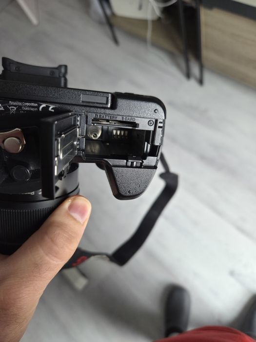 Panasonic Lumix DMC G7 cu obiectiv si  accesorii