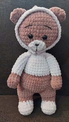 Плюшено мече и снежен човек