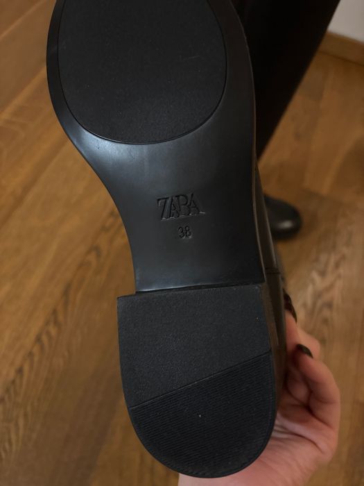 Кожени ботуши Зара