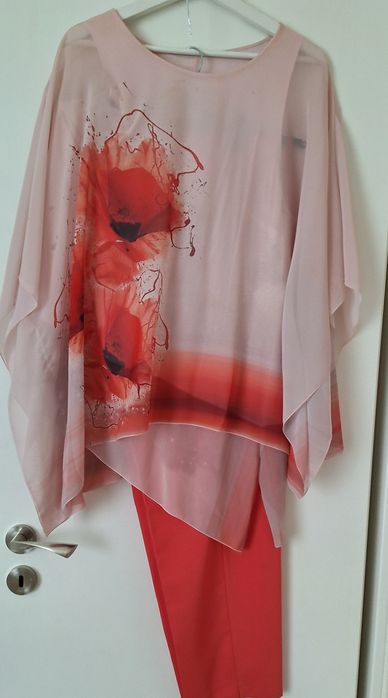 Разкошен дамски тоалет на Yasha 52-54 размер