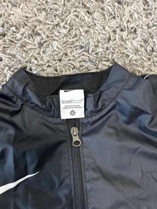 Детска ветровка nike размер до 158
