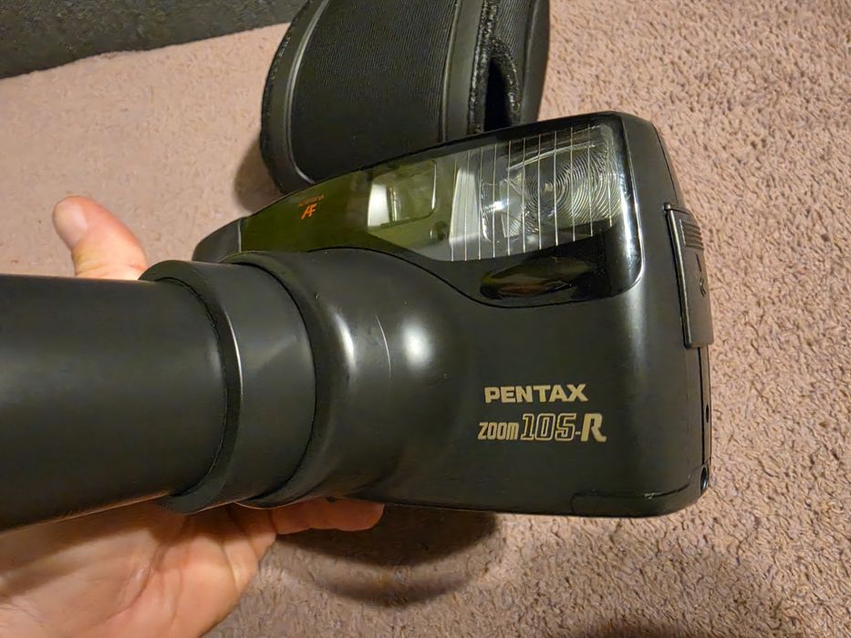 Aparat foto analog pe film Pentax Zoom 105-R