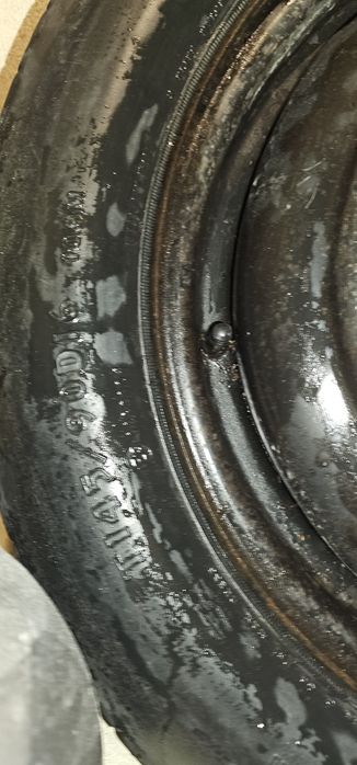 Резервната гума патерица 145 90 16 5 x 114.3 66.1 втулка