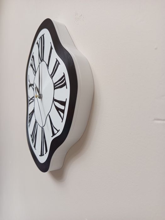 Часы настенные новый