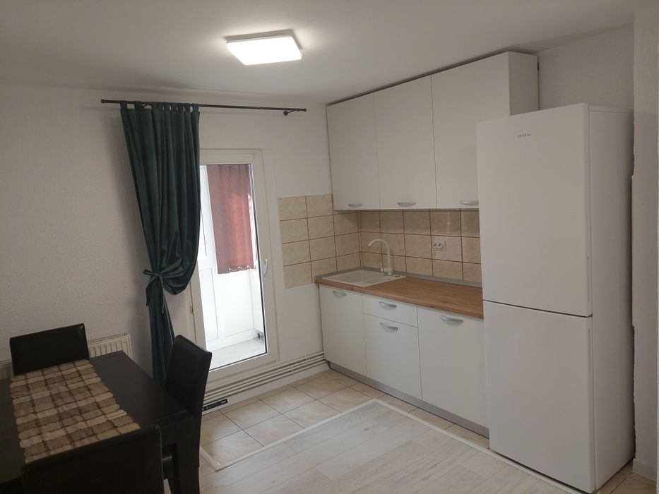 Apartament 2 camere decomandat 53mp în Strand etaj 4+pivniță mare, str Hațegului