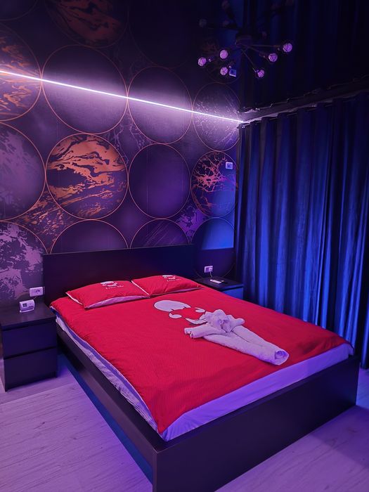 Camera cu JACUZZI si leduri