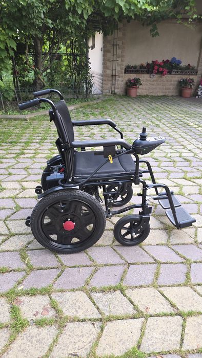 Scaun cu rotile electric pliabil
