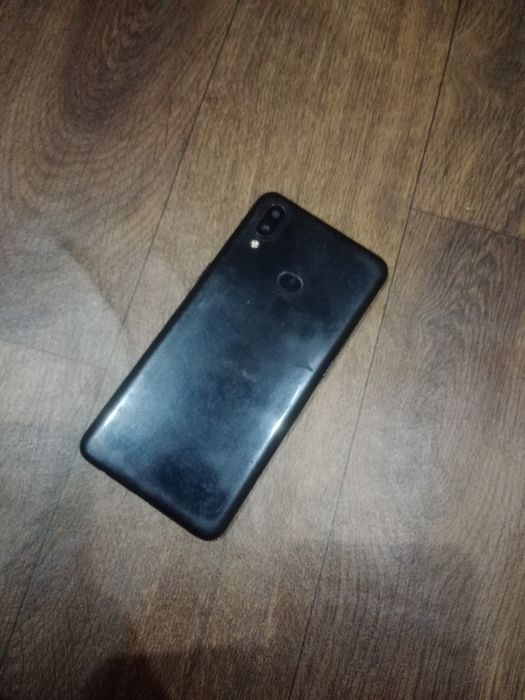 Telefon xolati yaxshi A10 S hmma joyi ishledi