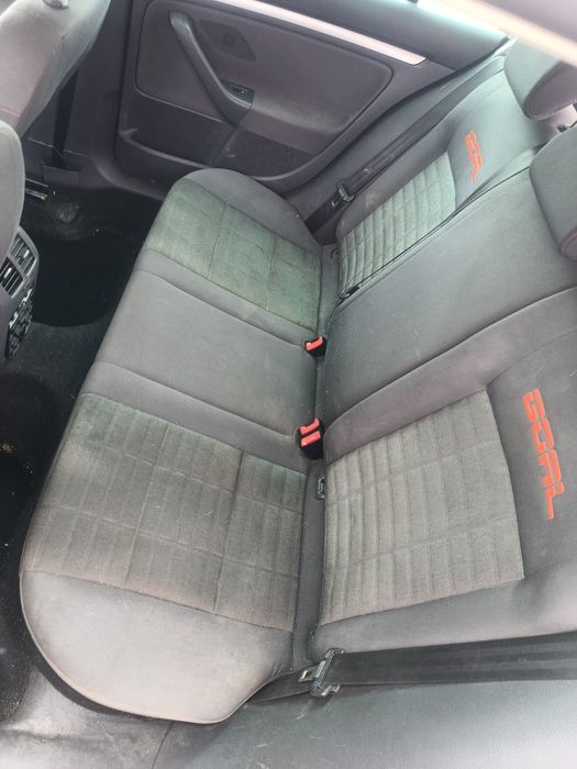 Scaune față cu încălzire și bancheta spate Vw Golf 5, model GOAL