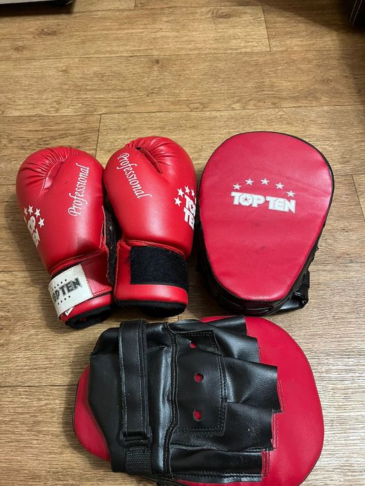 Боксёрские перчатки и лапы