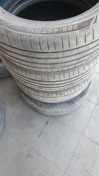 Продам комплект шин r18