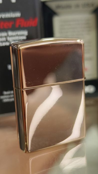 Brichetă Zippo - Classic High Polish Rose Gold