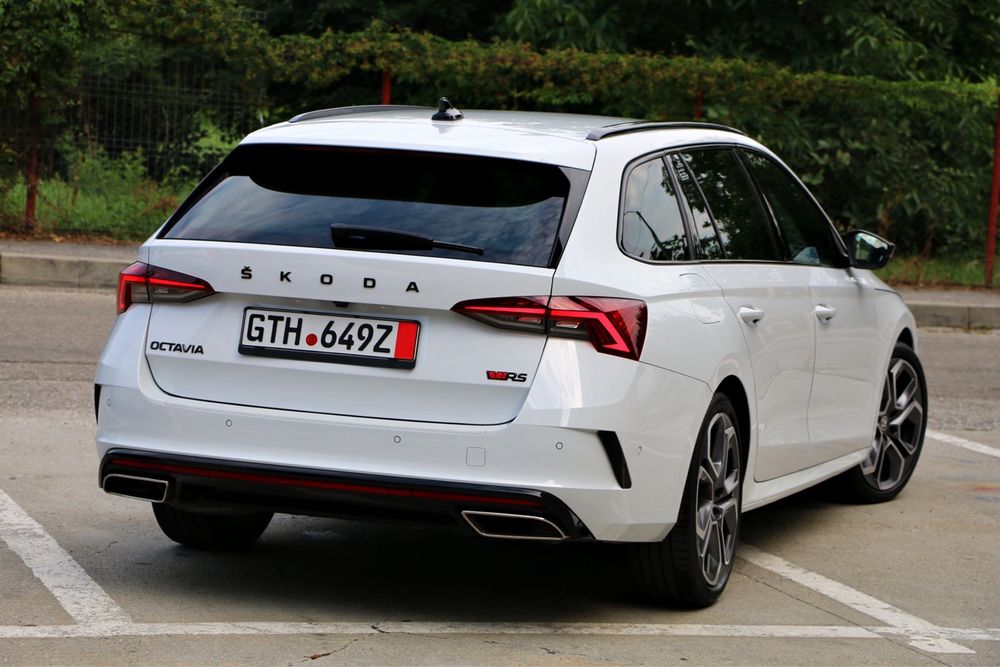 Skoda Octavia RS 2023 2.0 200cp Euro6 Automat / Virtual / Carplay / Keyless / Masaje / Camere / Impecabila