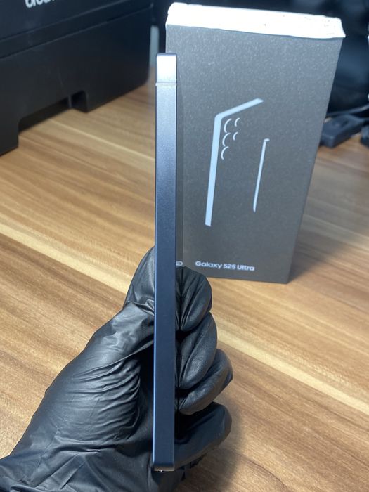 Samsung Galaxy S25 Ultra • 512 GB • Titanium Black