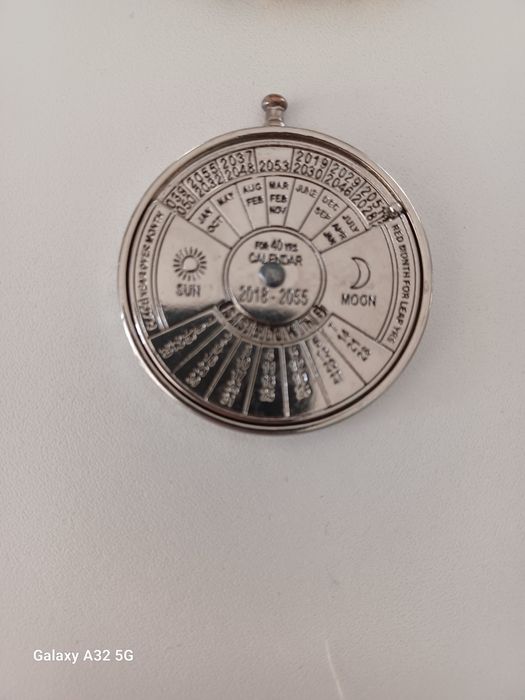 Vând Brățară și calendar