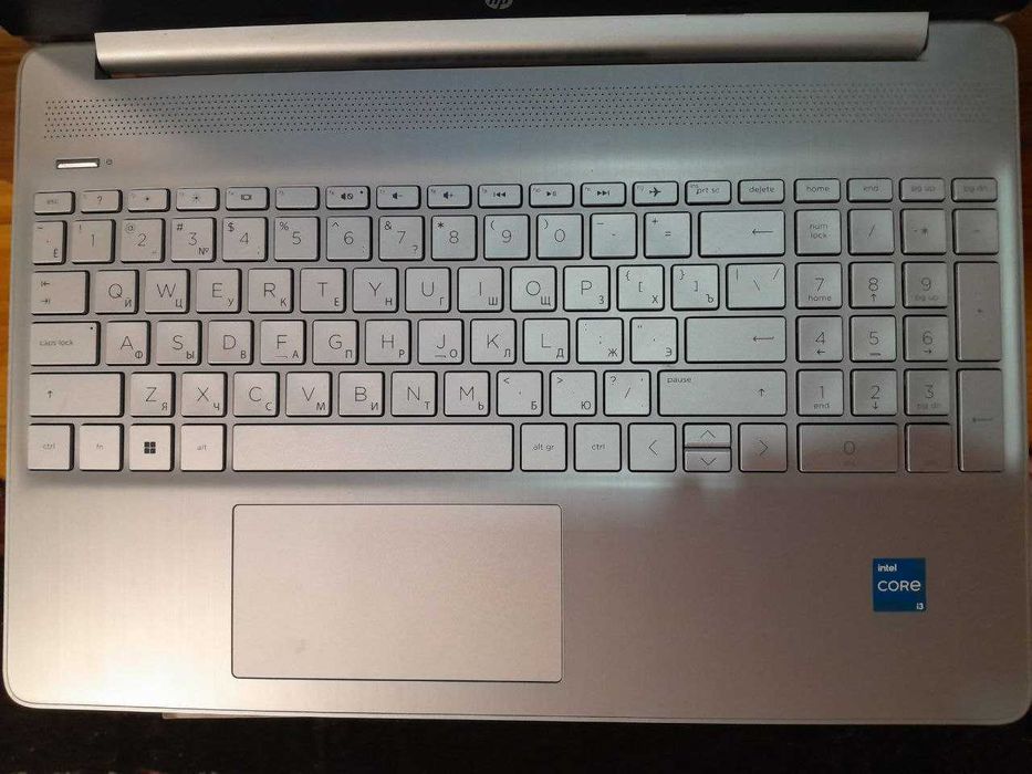 Notebook HP CORE i3 12 Pakaleniya 8 ozu 256 gigabayt SSDR