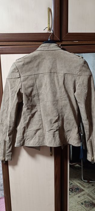 Продам женскую курточку Mango