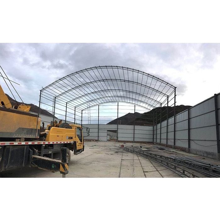 Naves Tom Parnik quramiz