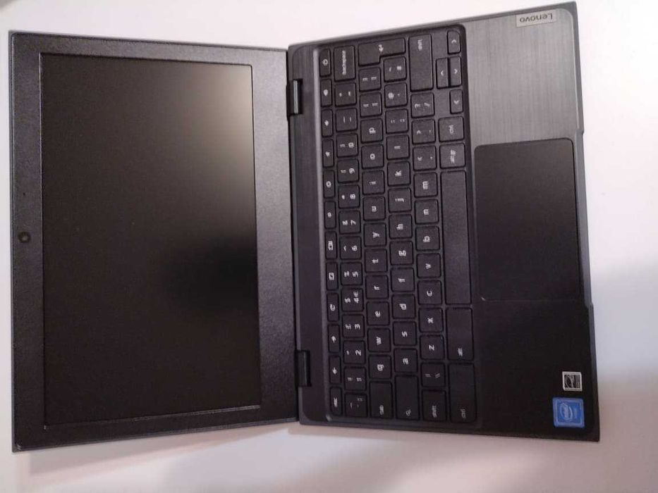 Chromebook Lenovo, чисто нов