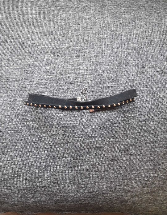 Дантелен чокър със сърце и велурен чокър с мъниста