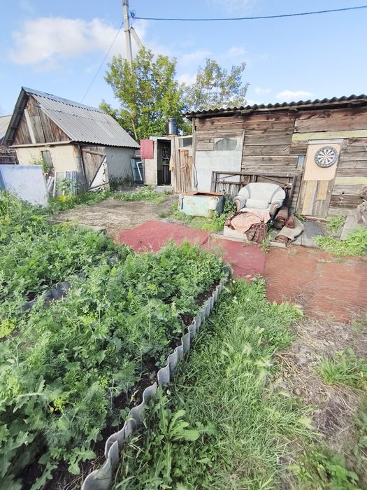 Продам дом в начале рабочего посёлка.