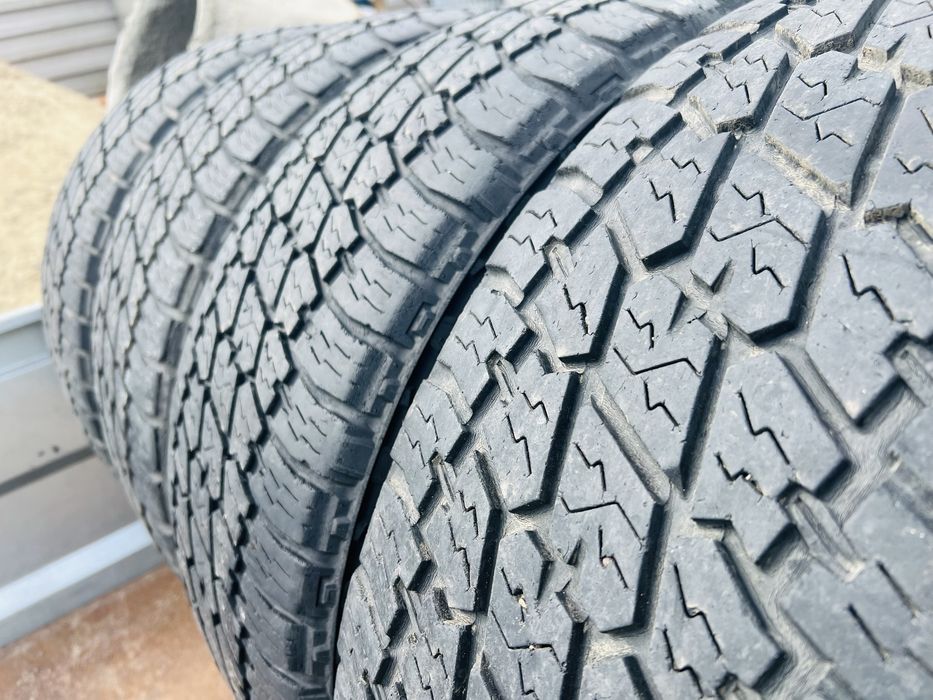 Продам а/т резину nitto