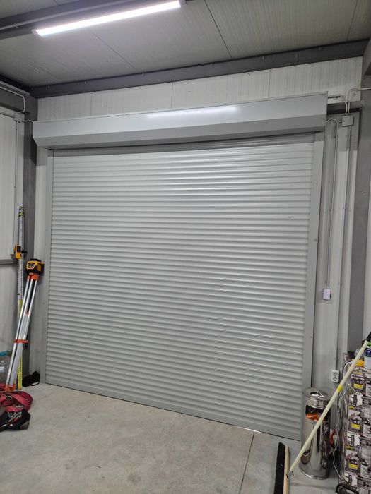 Гаражна ролетна врата щора