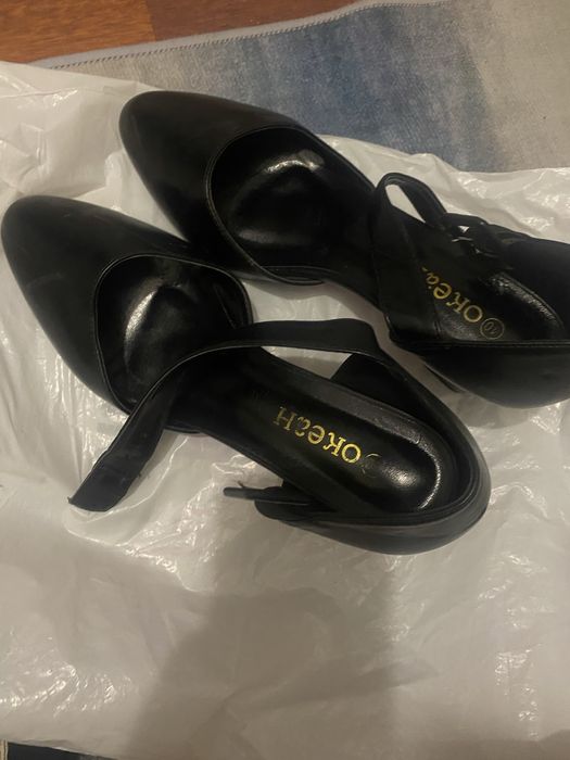 Продам женские туфли