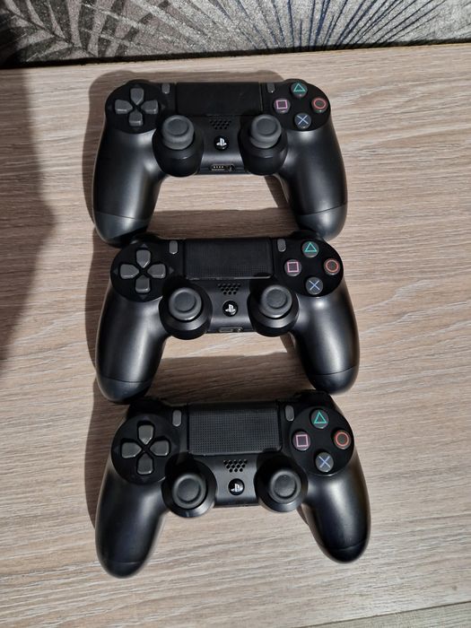 Vand 2 controlere ps4