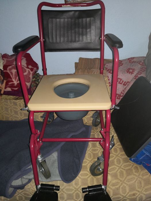 Scaun rulant persoane cu dizabilitati