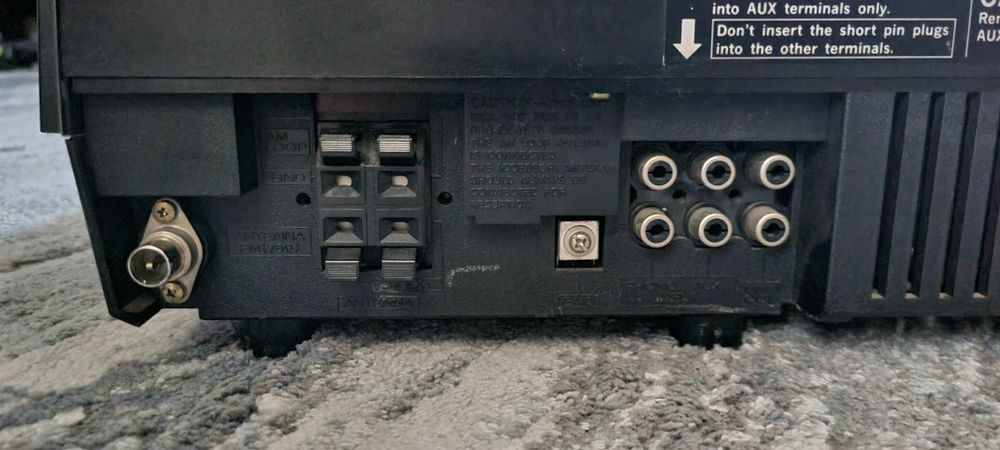 Sistem audio Hitachi, amplificat, cu radio, dublu deck si cd, raritate