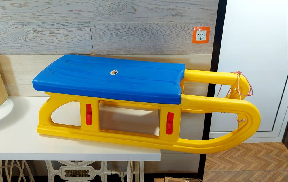 Детска шейна като нова