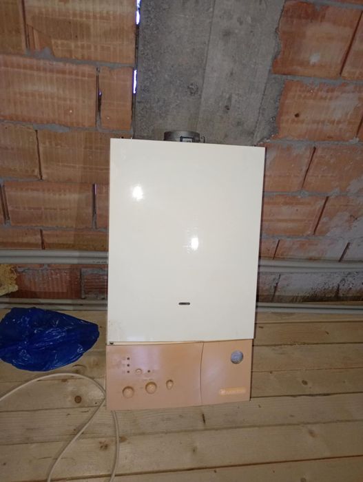 Vand centrala  ARISTON