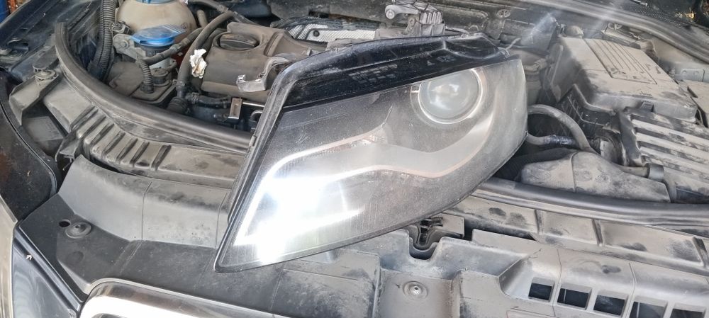 Far stânga Audi A4 B8 xenon