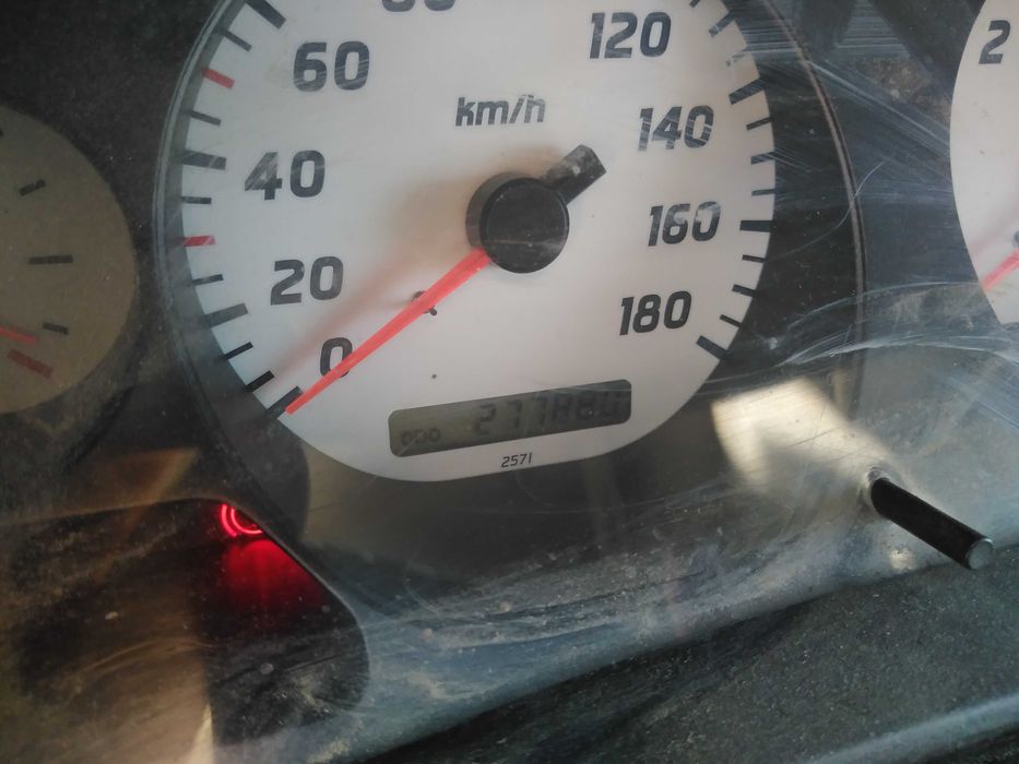 Vând nissan navara d 22