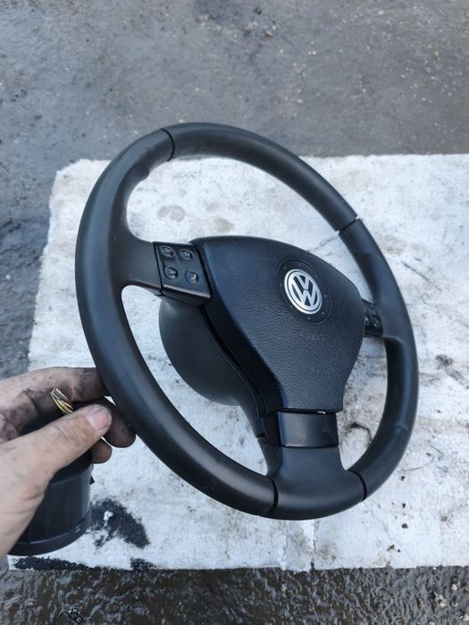 Volan în 3 spițe cu comenzi si airbag Passat B6(2008)