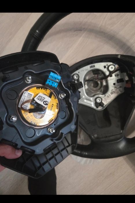 Volan BMW cu comenzi