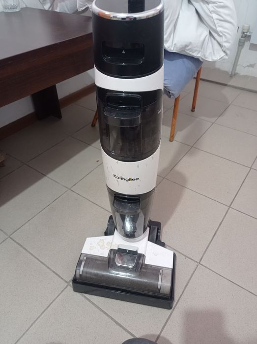 Вертикальный моющий пылесос. Состояние отличное