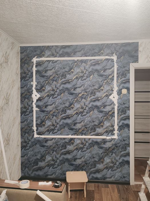 Поклейка обоев,покраска.