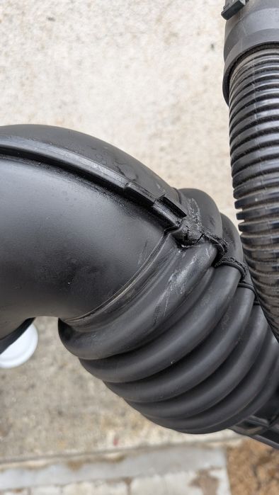 Продавам маркуч от дебитомер към турбина БМВ Е91 320d 177hp 2007