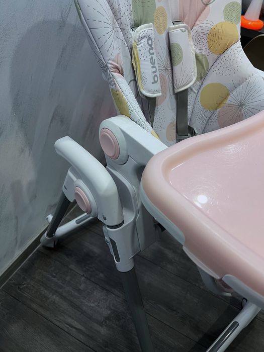 Напълно запазен детски стол за хранене. Ползван 2,3 пъти.