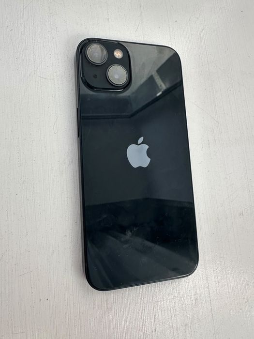 Продаю iPhone 13