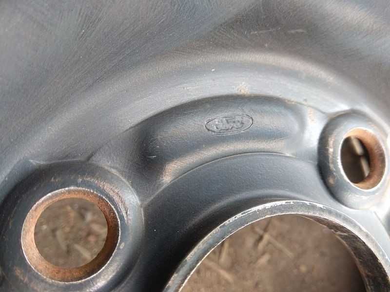 Продам оригинальные металлические диски на Ford