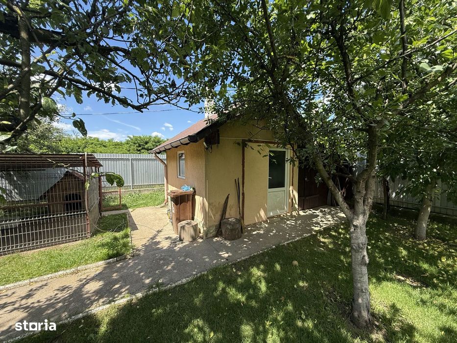 Casă P+1, 160 mp, teren 1.700 mp, complet mobilată, foișor și garaj