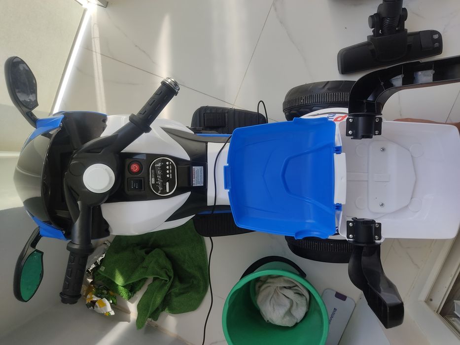 Детский электромобиль