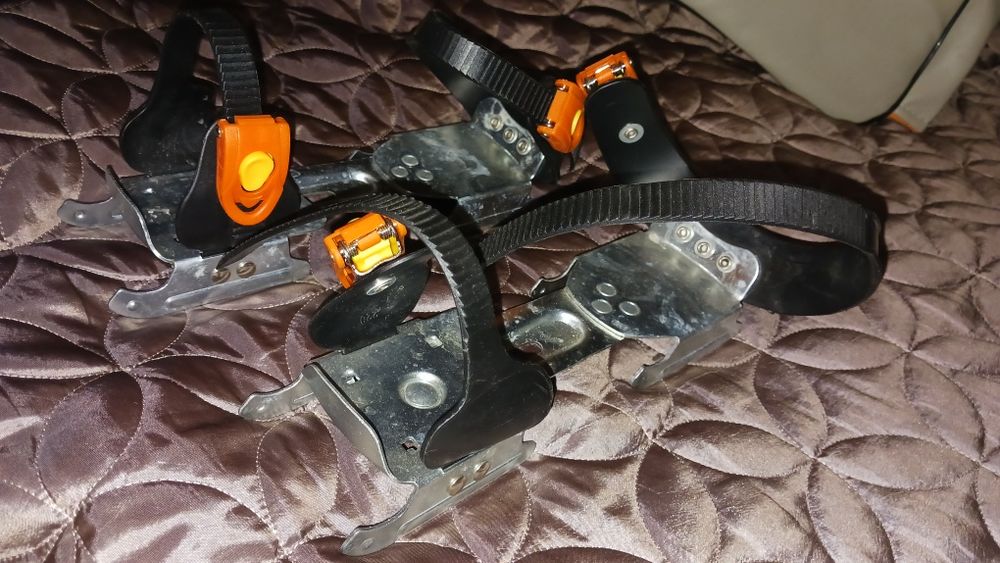 Децки кънки.и каска за колело неизползвана